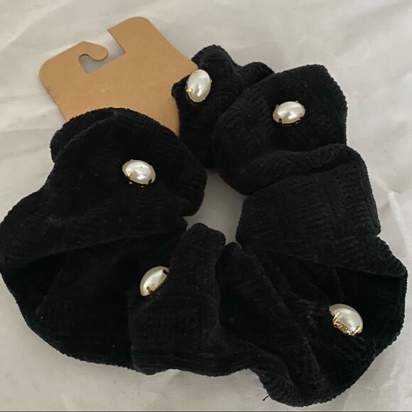 Berry Scrunchie Hair Tie Large Pearl Beaded Black Casual Neutral Trendy Accessor - Picture 2 of 7